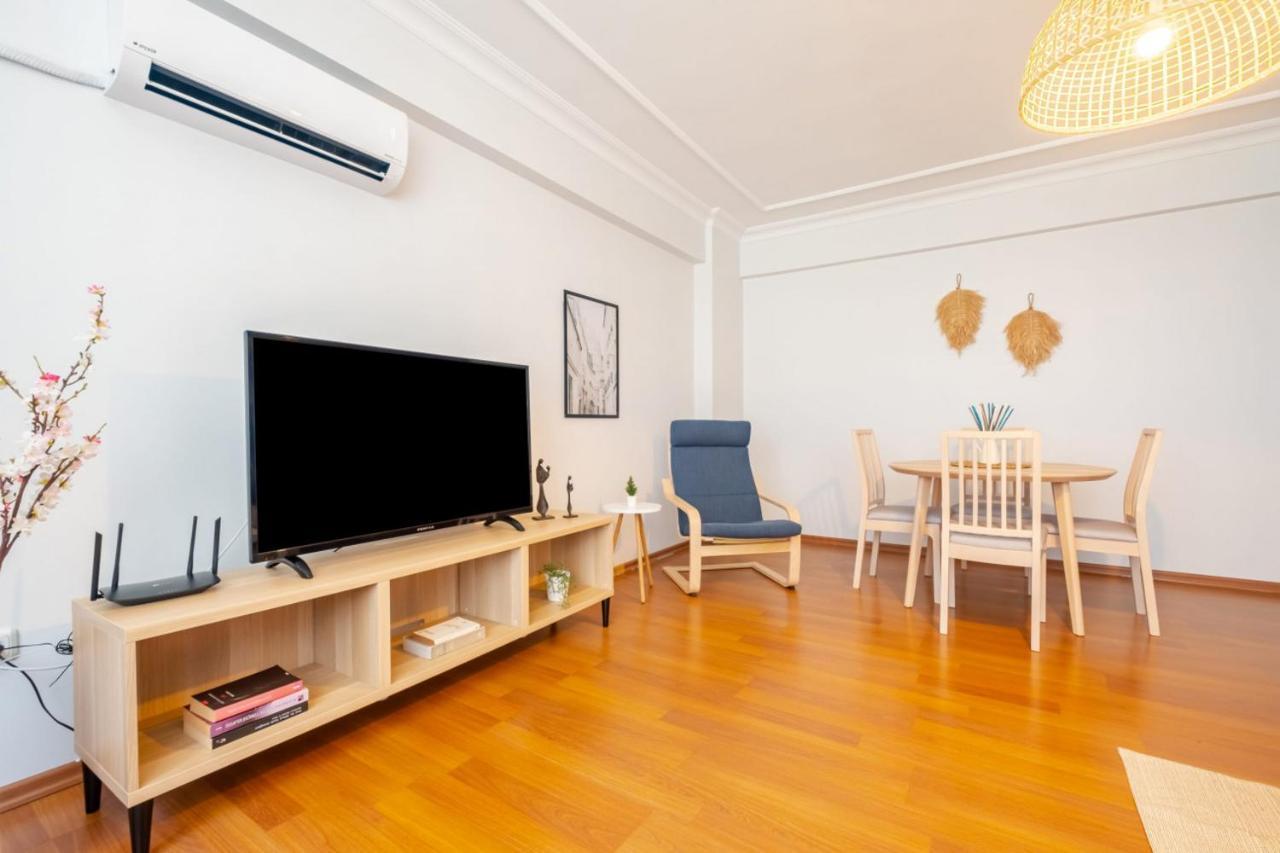 Splendid Flat With Central Location In Sisli Istanbul Exterior photo